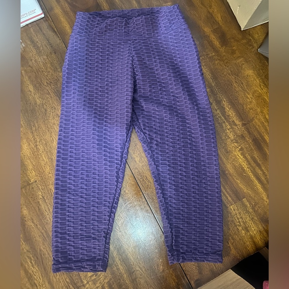 💜💟 purple TikTok leggings size S EUC